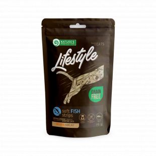 NATURE'S PROTECTION LIFESTYLE snack for cats soft fish strips 75 g
